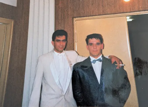 Deux hommes en costume
