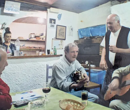 La guitare à table, à sa pizzeria