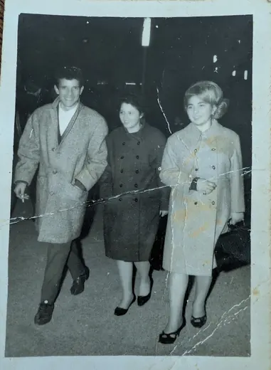 Trois promeneurs, le soir
