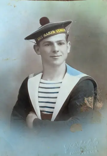 Le portrait d’un jeune marin, colorié à la main