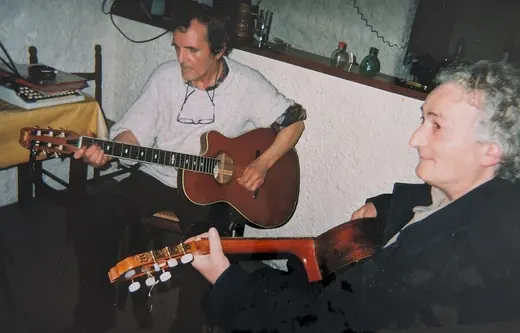 Deux guitaristes : Hubert Tempête à gauche